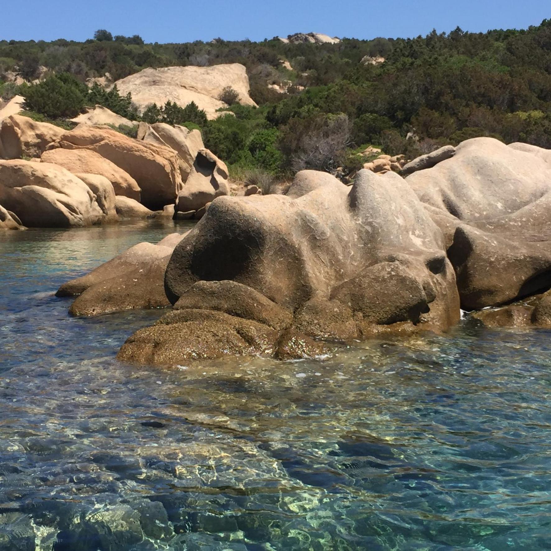 Hotel Al Faro Spiaggia La Cinta Santeodoro ซาน เตโอโดโร ภายนอก รูปภาพ