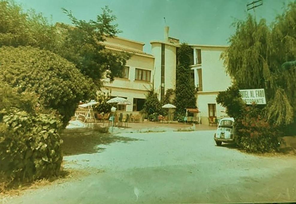 Hotel Al Faro Spiaggia La Cinta Santeodoro ซาน เตโอโดโร ภายนอก รูปภาพ