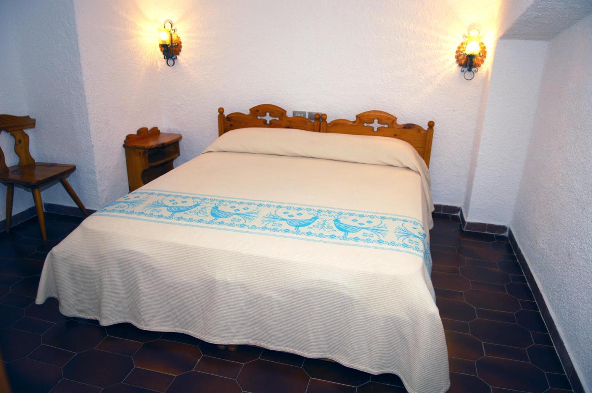 Hotel Al Faro Spiaggia La Cinta Santeodoro ซาน เตโอโดโร ภายนอก รูปภาพ